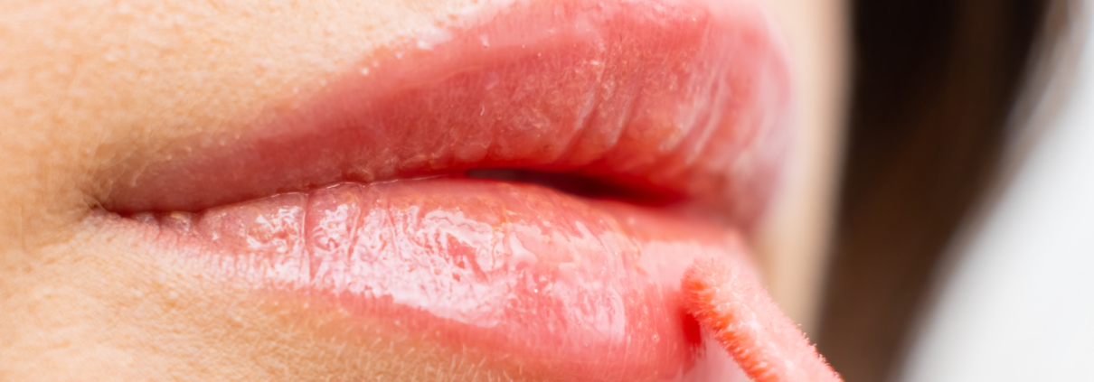 Covering a cold sore with makeup